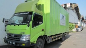 Trucking sewa carter truk angkutan barang - Tiga Permata Logistik