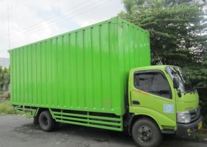Layanan jasa trucking tiga permata logistik